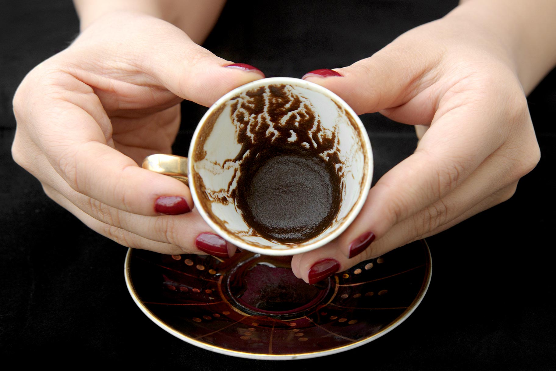 Секреты гадания на кофейной гуще: традиции и толкования